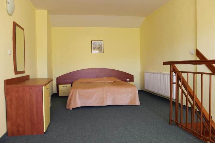 Room 16 of 61