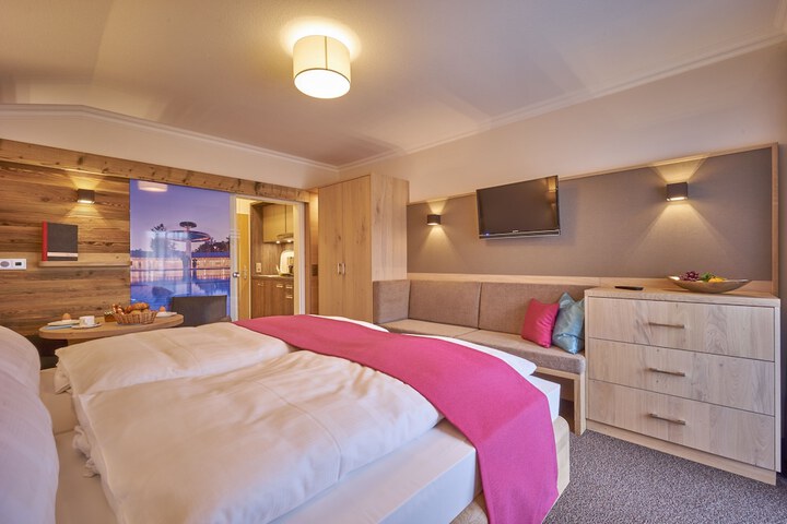 Room 7 of 28