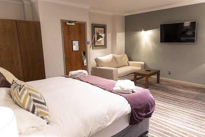 Room 32 of 86