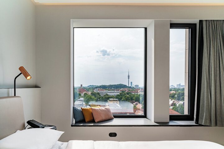 Room 50 of 112