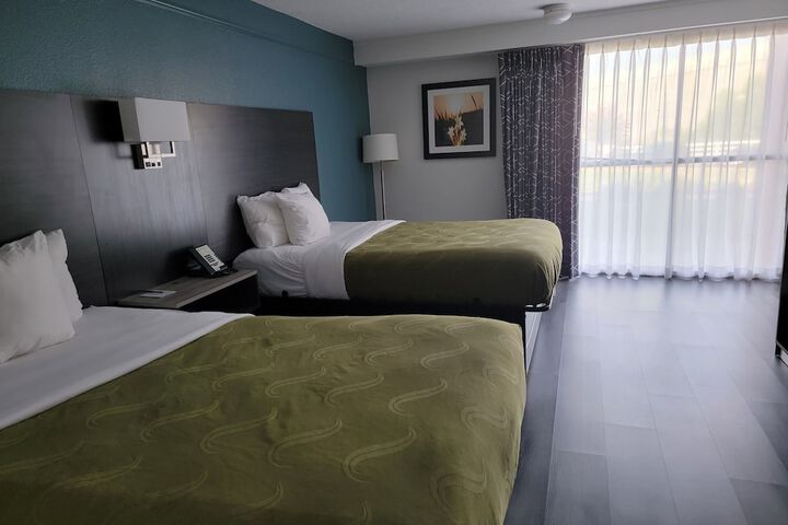 2 Double Beds (7 of 15)