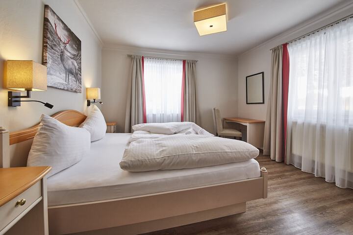 Room 9 of 9