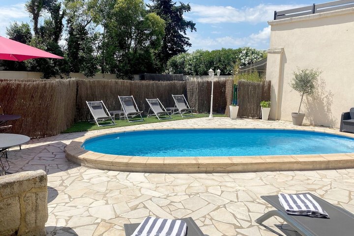 Pool 24 of 31