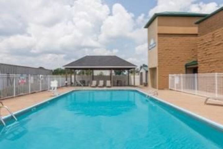 Pool 31 of 35