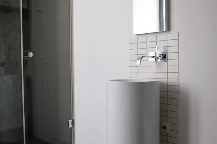 Room 36 of 62