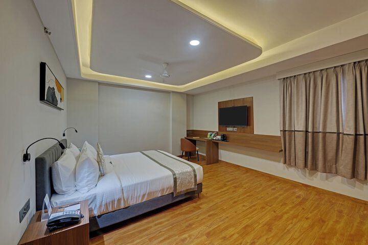 Room 12 of 26