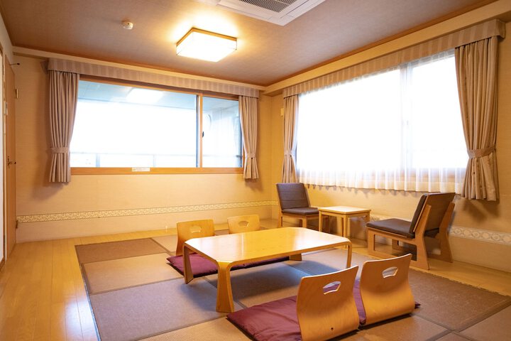 Room 7 of 74