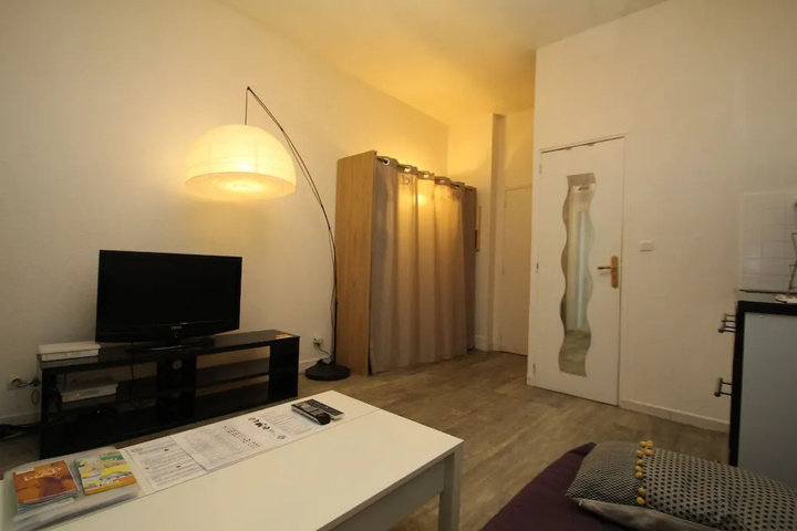 Room 2 of 11
