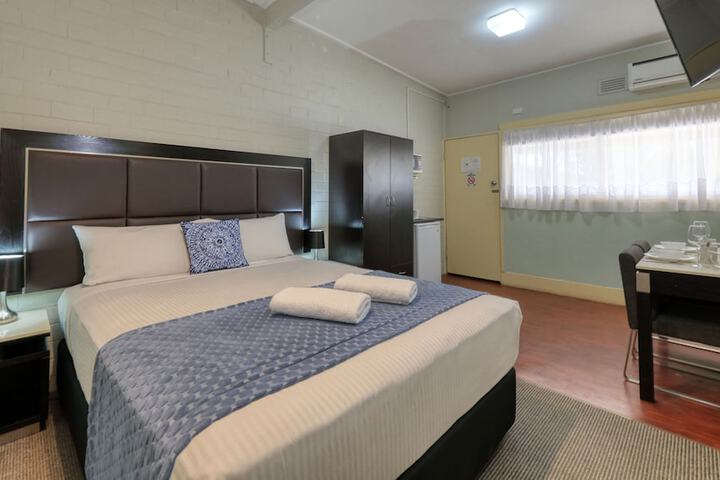 Room 11 of 35