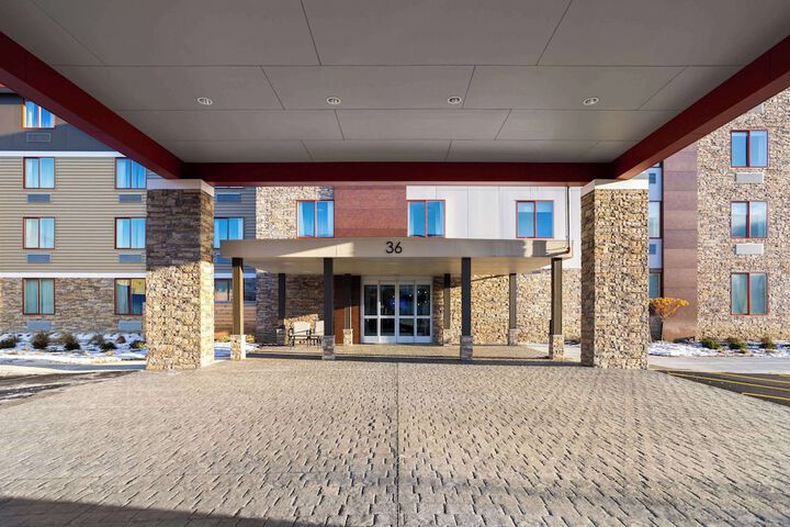 La Quinta Inn &  Suites by Wyndham Williston / Burlington in Williston, VT