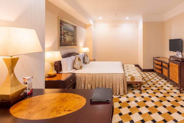 Room 20 of 137