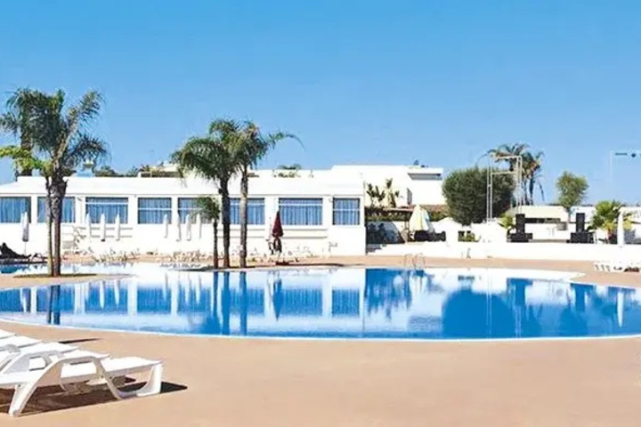 Pool 4 of 7
