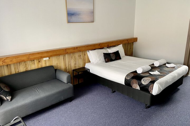 Room 9 of 34