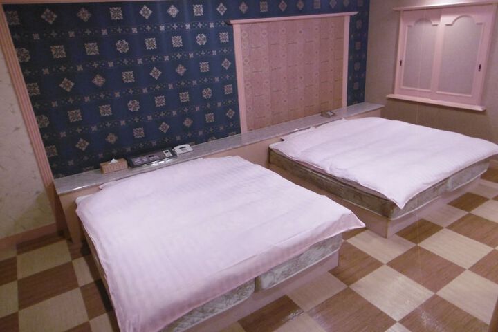 Room 4 of 31