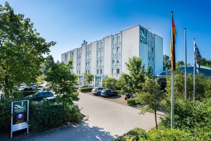 Hotel Entry
