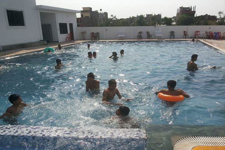 Pool 17 of 30