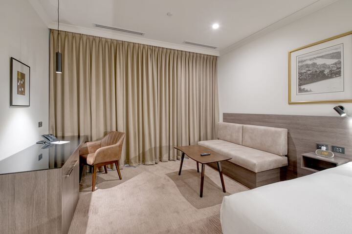 Room 6 of 61