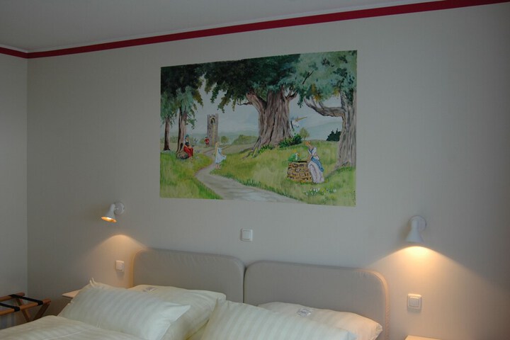 Room 13 of 283
