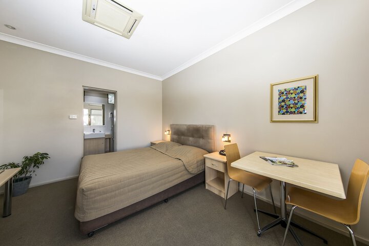 Room 13 of 43