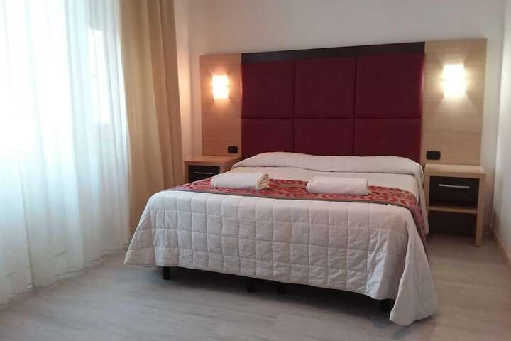 Room 21 of 96