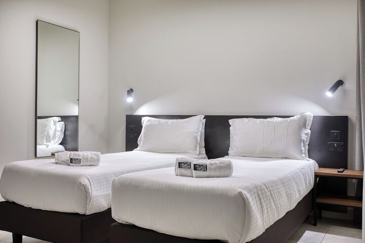 Room 32 of 150