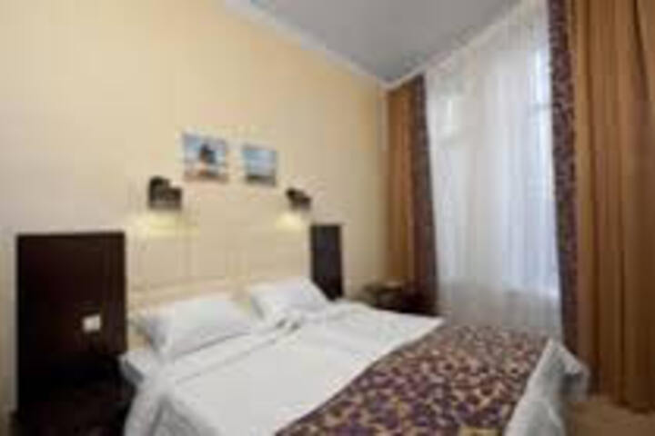 TOP HILL HOTEL