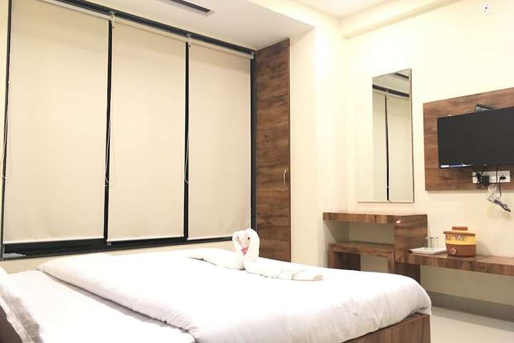 Room 28 of 40