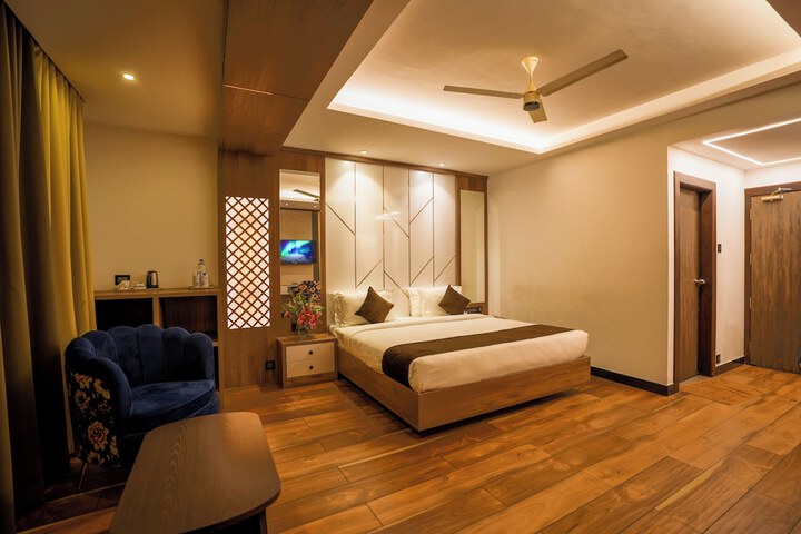 Room 10 of 76