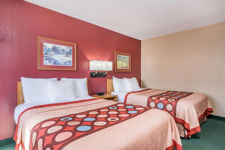 1 Queen Bed (14 of 26)