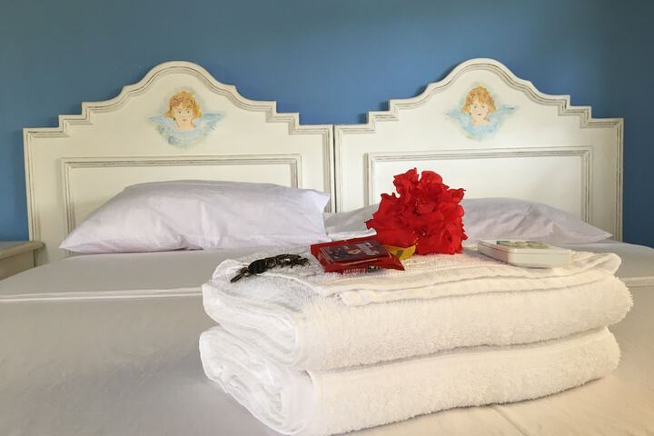 Room 3 of 14