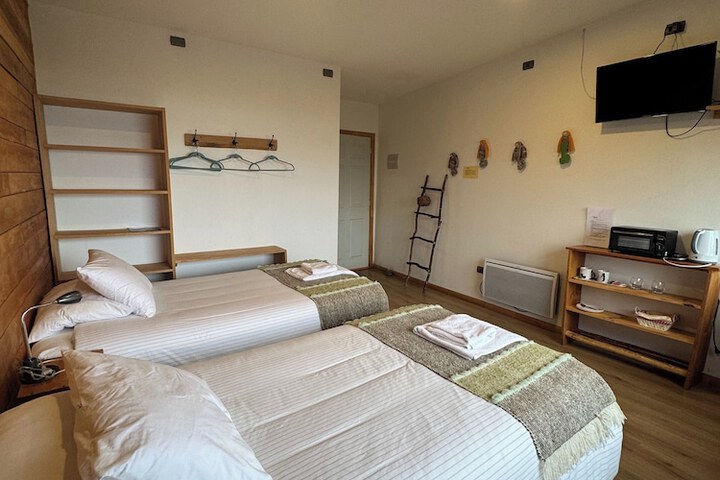 Room 11 of 37