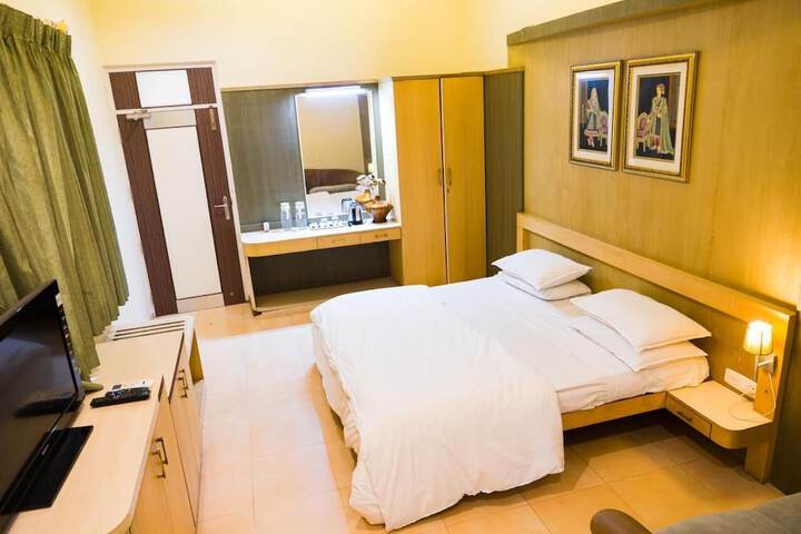 Room 7 of 56