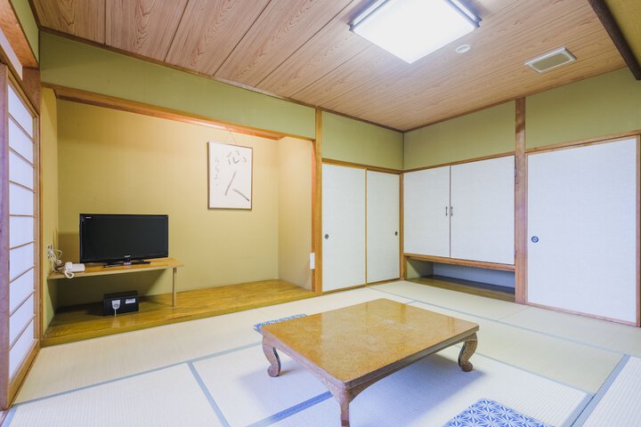 Room 5 of 49