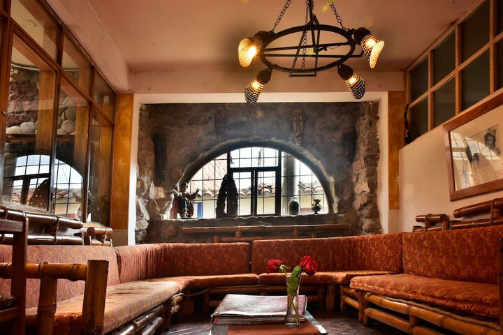 Entrance & Lobby