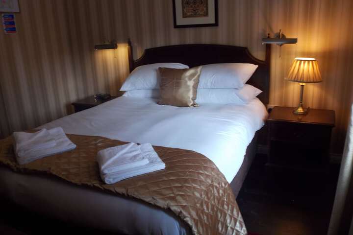 Room 12 of 37