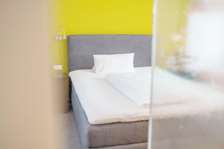 Room 4 of 26
