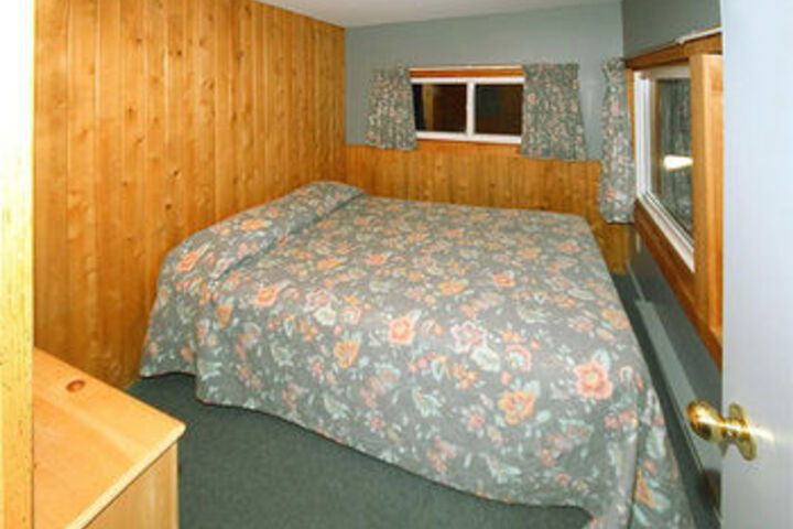 Room 4 of 42