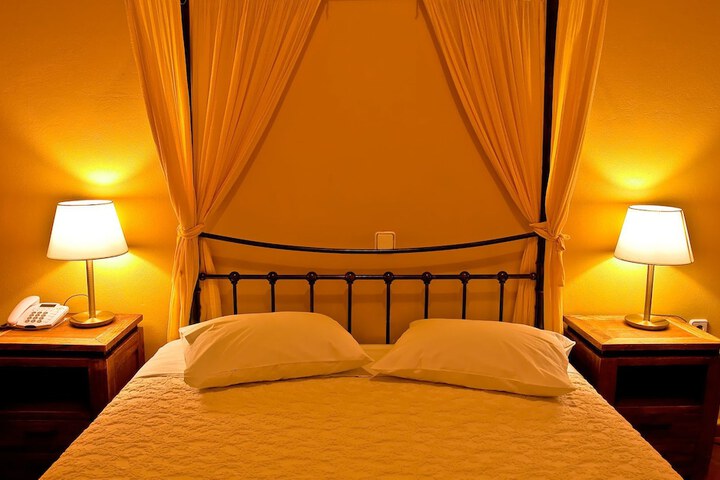 Room 8 of 22