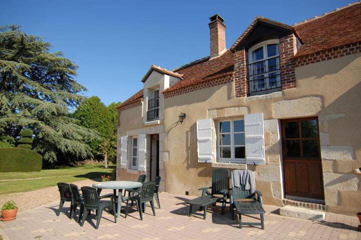 Maison de caractère avec jardin climatisation et vélos près dAmboise - FR-1-381-357