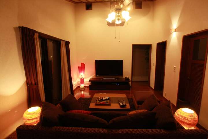 Room 8 of 18