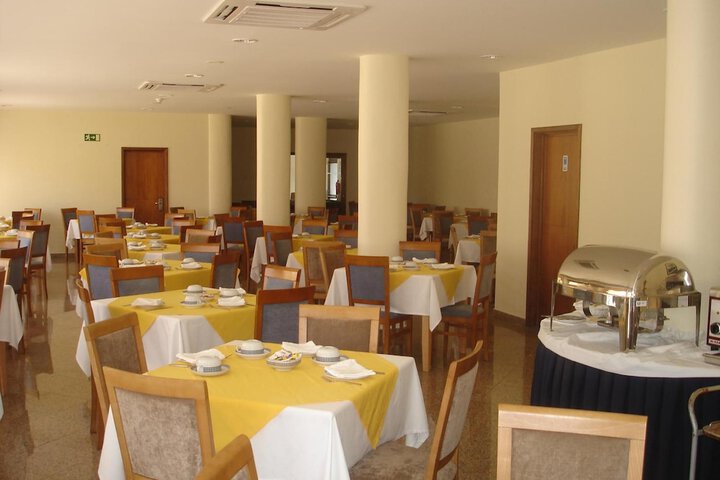 Dining 44 of 60