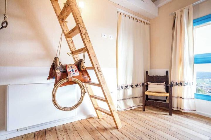 Room 53 of 164