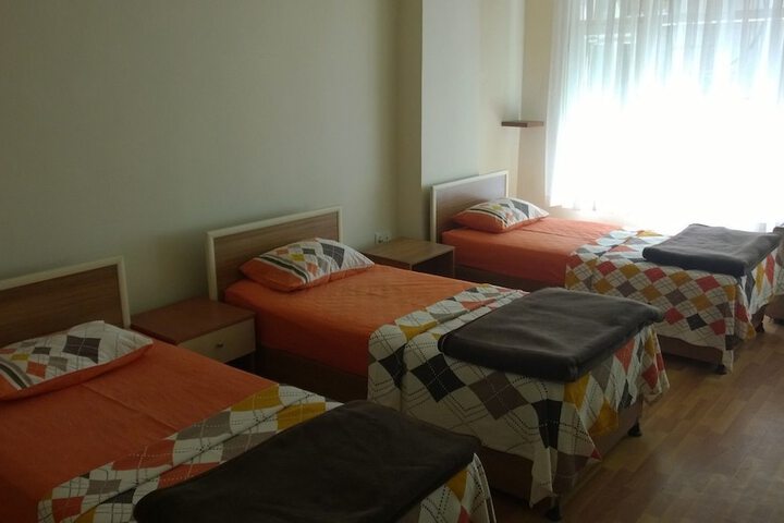 Room 9 of 26