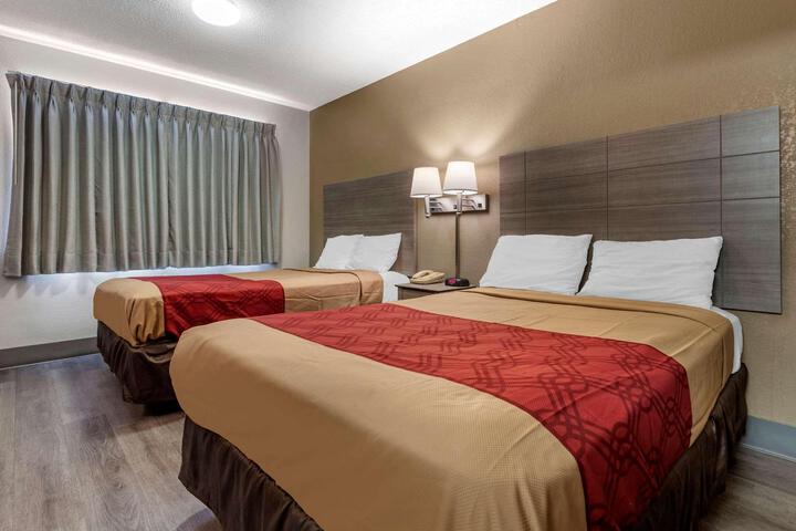 2 Double Beds (1 of 16)