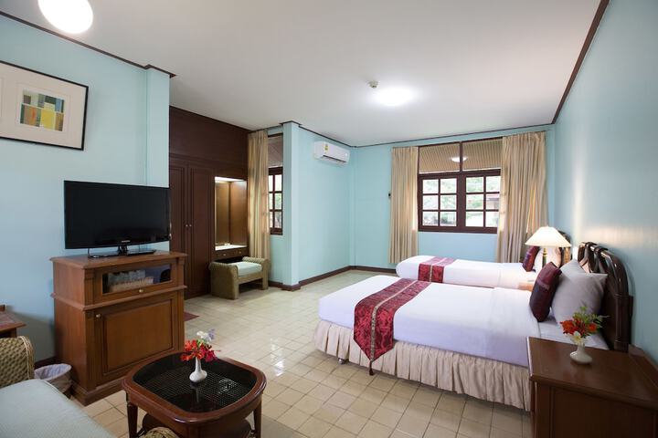 Room 4 of 51