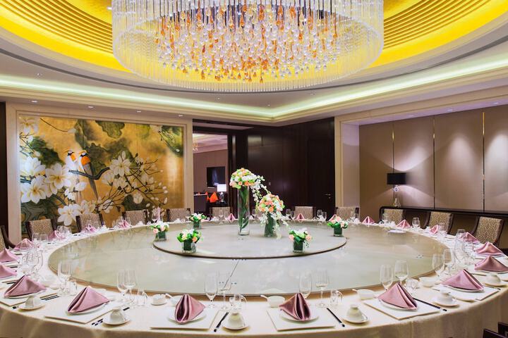 Dining 74 of 135