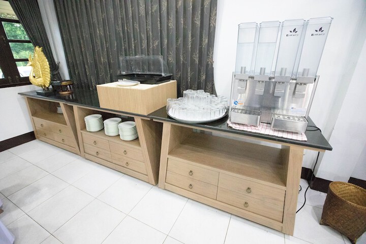 Breakfast/Coffee Service 54 of 72