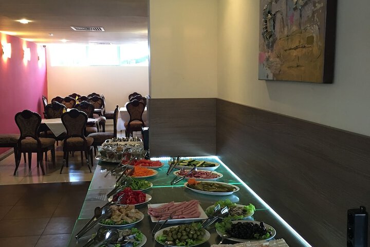 Dining 101 of 153