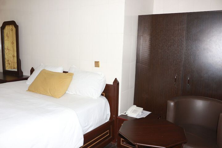 Room 3 of 15