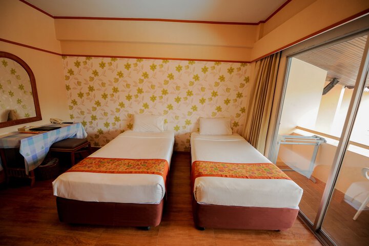 Room 14 of 64